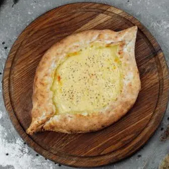Adjarian khachapuri